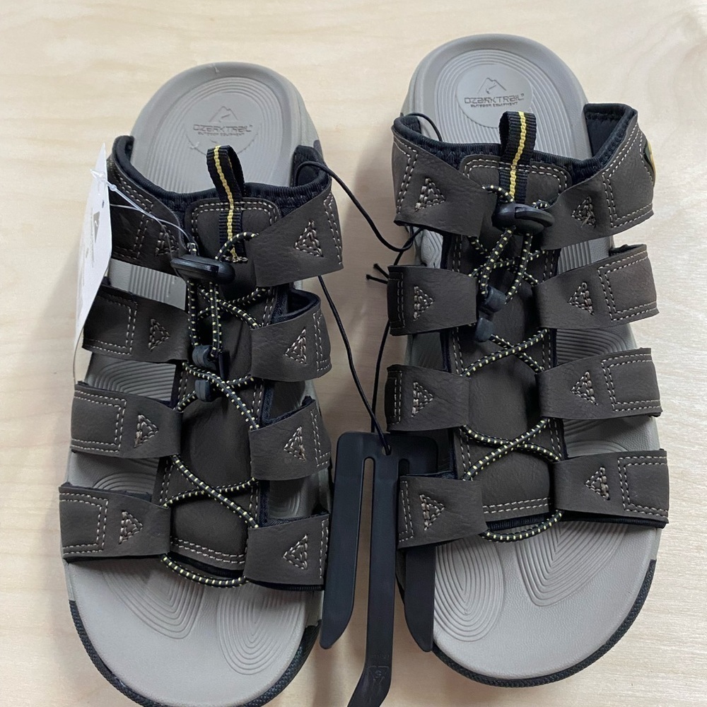 Ozark Trail Men’s FisherSlides size 8 (AY)
